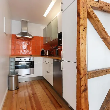 Charming And Stylish Downtown In Xix Century Building Lizbona