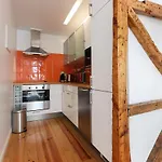 Charming And Stylish Downtown In Xix Century Building Lisboa