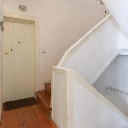 Charming And Stylish Downtown In Xix Century Building Apartman *