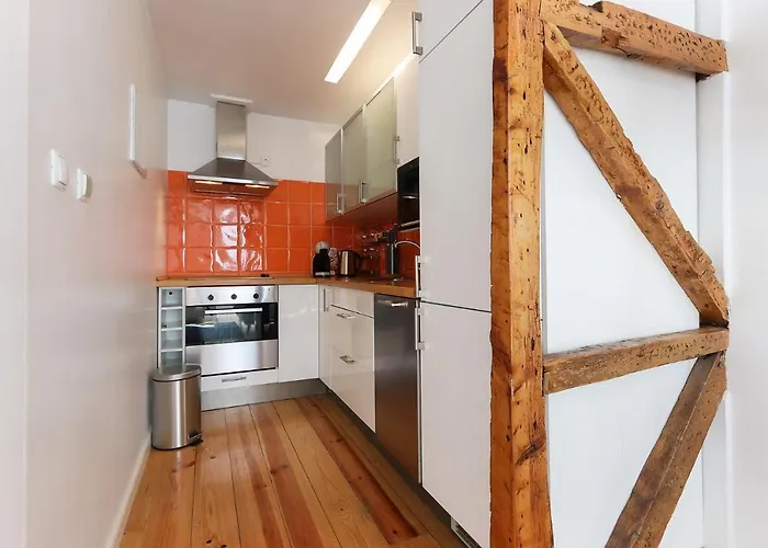 Charming And Stylish Downtown In Xix Century Building Lisboa