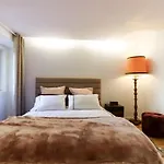 شقة Charming And Stylish Downtown In Xix Century Building *