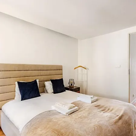 Charming And Stylish Downtown In Xix Century Building Appartement *