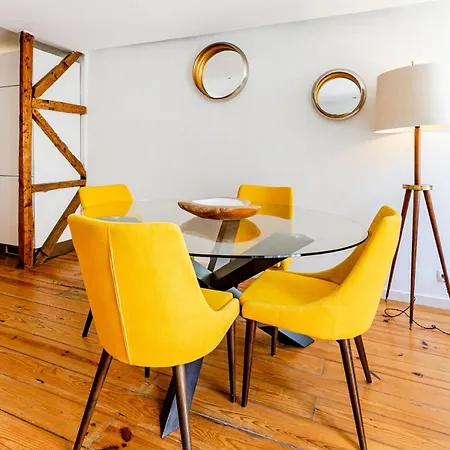 Charming And Stylish Downtown In Xix Century Building Appartement Lissabon