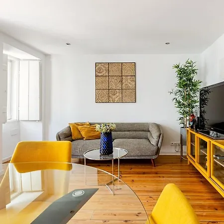 Charming And Stylish Downtown In Xix Century Building Lissabon