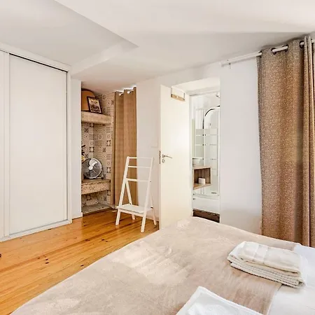 Charming And Stylish Downtown In Xix Century Building * Lissabon