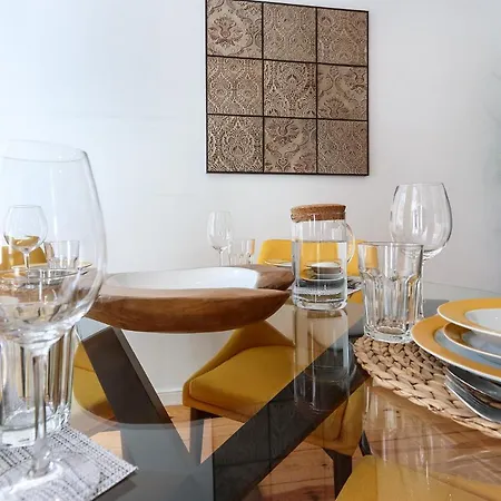 Charming And Stylish Downtown In Xix Century Building Appartamento Lisbona