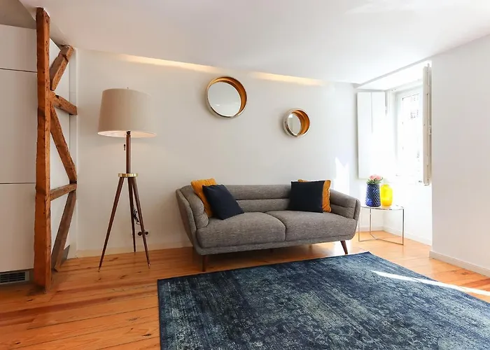 דירה Charming And Stylish Downtown In Xix Century Building