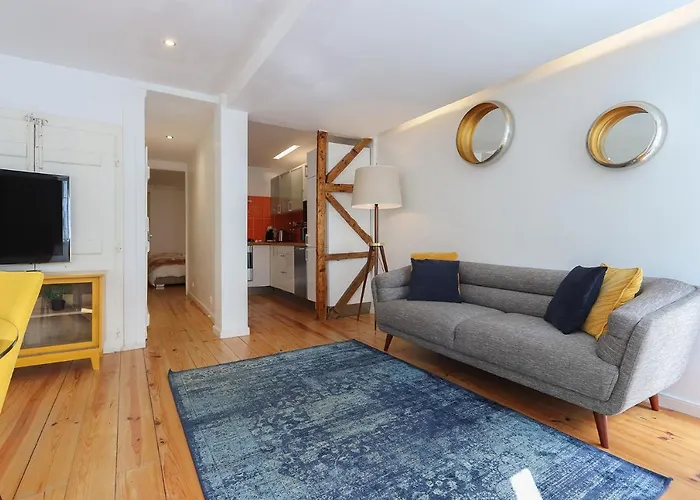 דירה Charming And Stylish Downtown In Xix Century Building