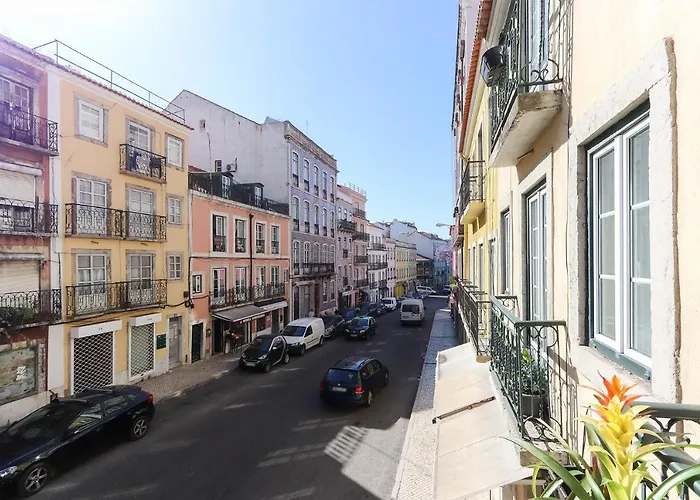 Charming And Stylish Downtown In Xix Century Building דירה ליסבון