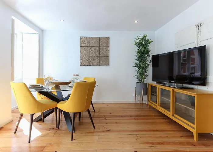 Charming And Stylish Downtown In Xix Century Building דירה ליסבון