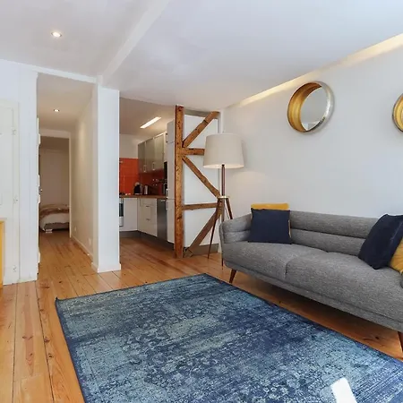Apartment Charming And Stylish Downtown In Xix Century Building