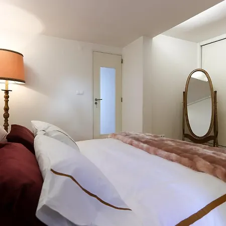 Charming And Stylish Downtown In Xix Century Building Apartment *